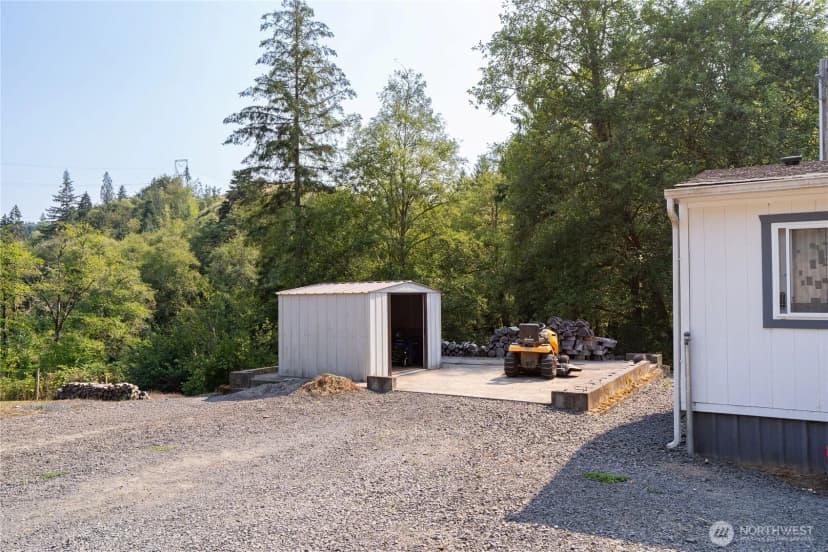 Property photo for 420 Proffitt Road, Centralia photo 3