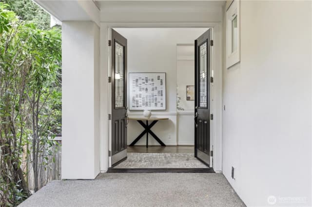 Property photo for 698 Summerhill Ridge Drive Nw, Issaquah photo 2