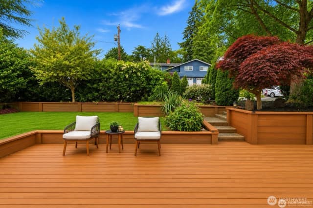Property photo for 325 105th Ave Se, Bellevue photo 2