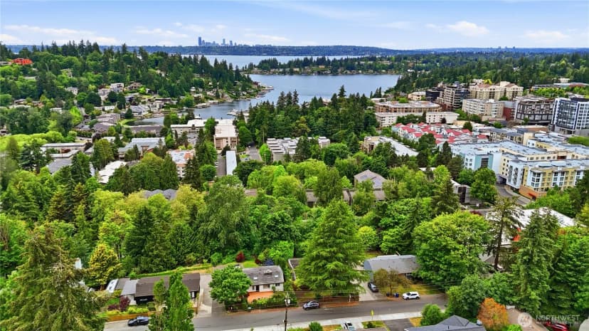 Property photo for 325 105th Ave Se, Bellevue photo 39