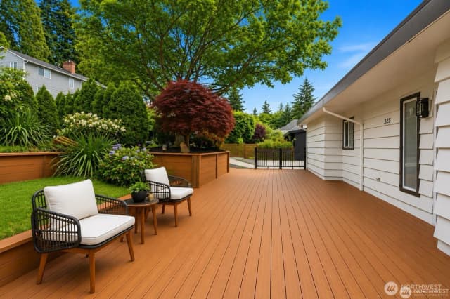 Property photo for 325 105th Ave Se, Bellevue photo 3