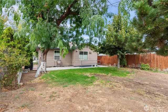 Property photo for 905 Kittitas St, Wenatchee photo 5