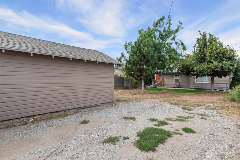 Property photo for 905 Kittitas St, Wenatchee photo 7