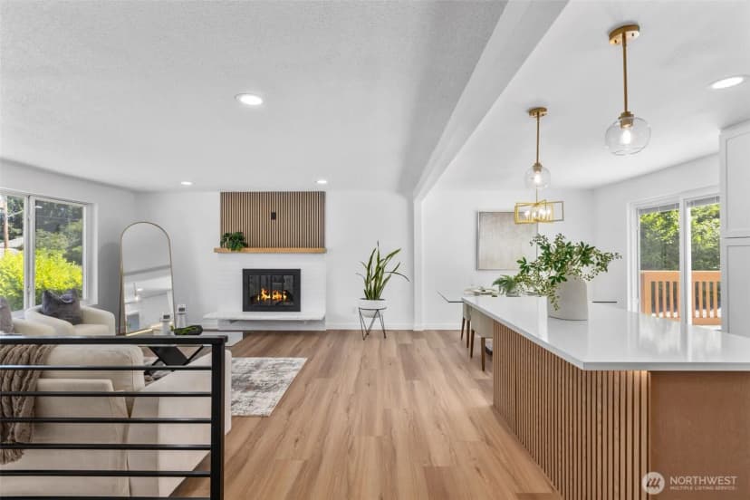 Property photo for 8712 Wildwood Avenue Sw, Lakewood photo 8