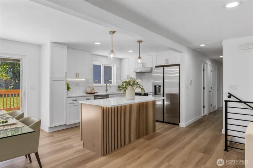 Property photo for 8712 Wildwood Avenue Sw, Lakewood photo 9