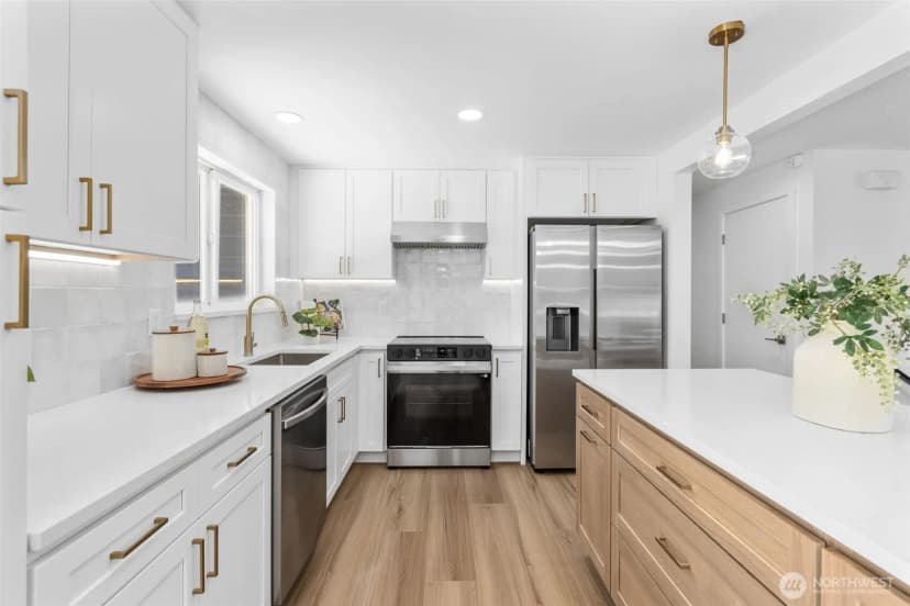 Property photo for 8712 Wildwood Avenue Sw, Lakewood photo 11