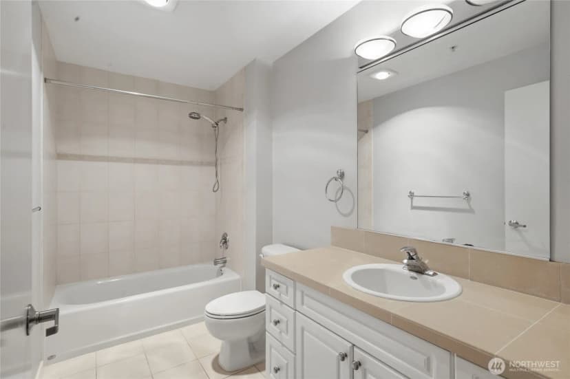 Property photo for 321 10th Avenue S #712, Seattle photo 25