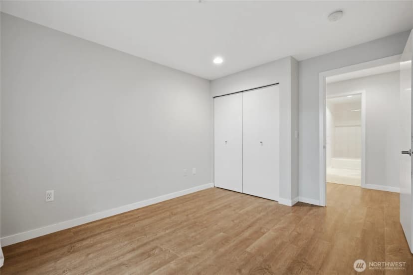 Property photo for 321 10th Avenue S #712, Seattle photo 24