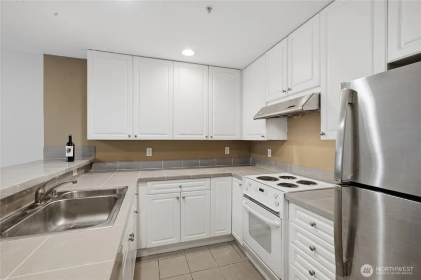 Property photo for 321 10th Avenue S #712, Seattle photo 12