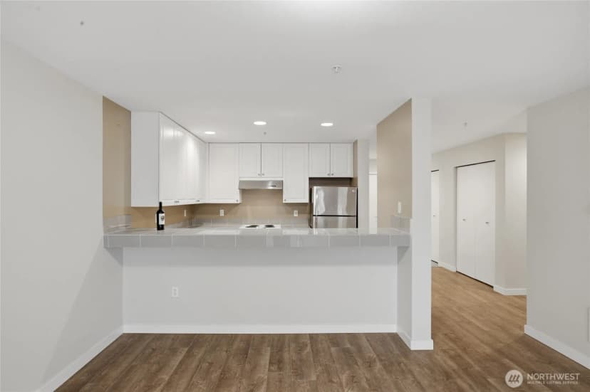 Property photo for 321 10th Avenue S #712, Seattle photo 13