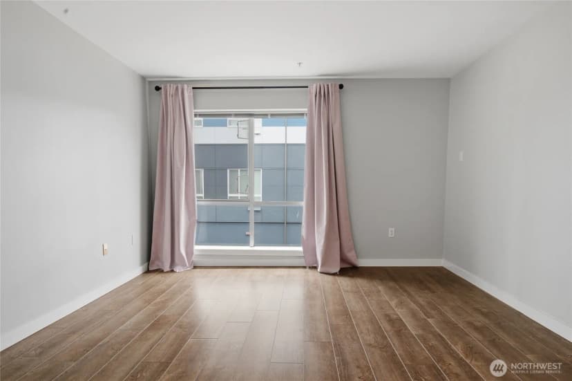 Property photo for 321 10th Avenue S #712, Seattle photo 18