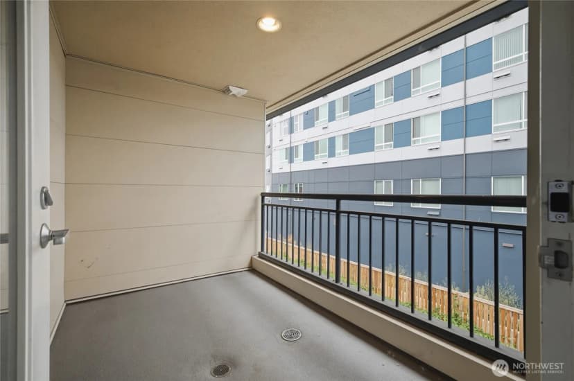 Property photo for 321 10th Avenue S #712, Seattle photo 7