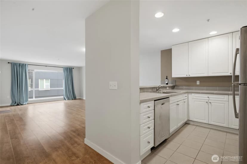 Property photo for 321 10th Avenue S #712, Seattle photo 10