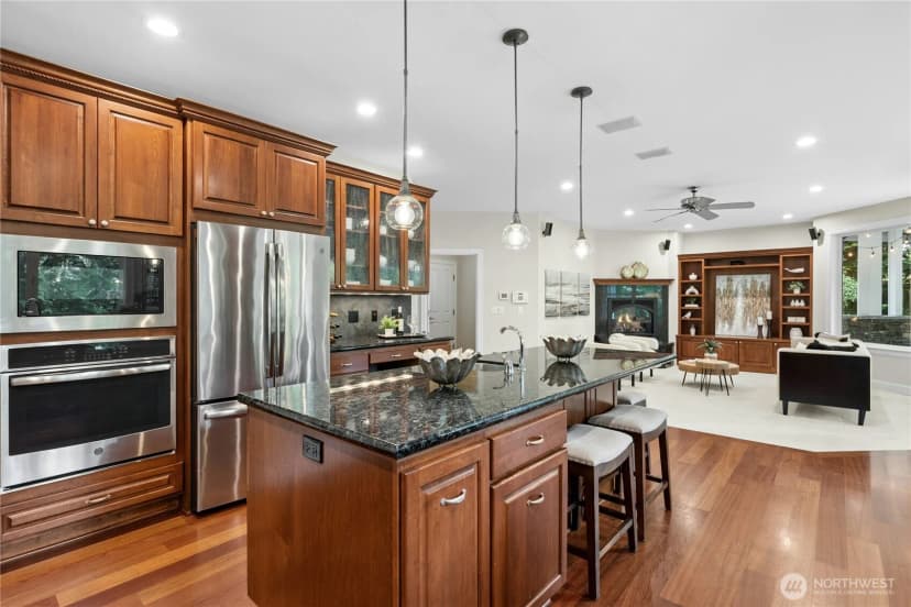 Property photo for 10806 Se 16th Street, Bellevue photo 15