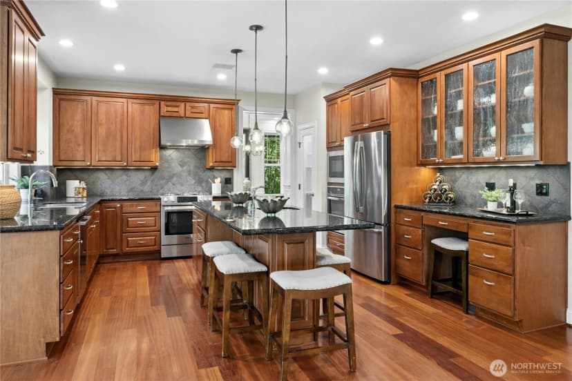 Property photo for 10806 Se 16th Street, Bellevue photo 12