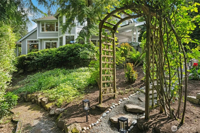 Property photo for 10806 Se 16th Street, Bellevue photo 10