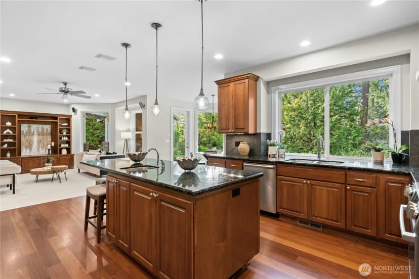 Property photo for 10806 Se 16th Street, Bellevue photo 16