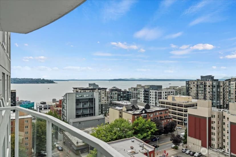Property photo for 121 Vine Street #1404, Seattle photo 3