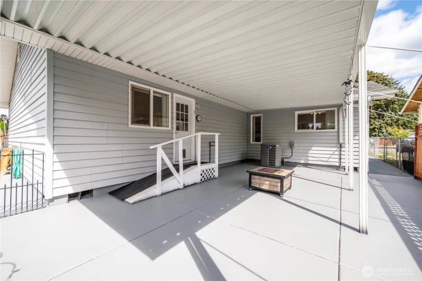 Property photo for 3333 Pennsylvania Street, Longview photo 25