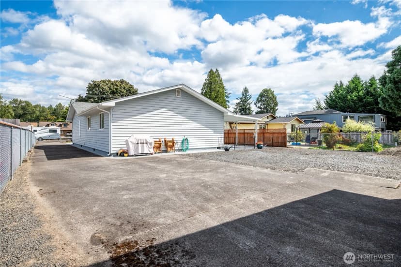Property photo for 3333 Pennsylvania Street, Longview photo 29