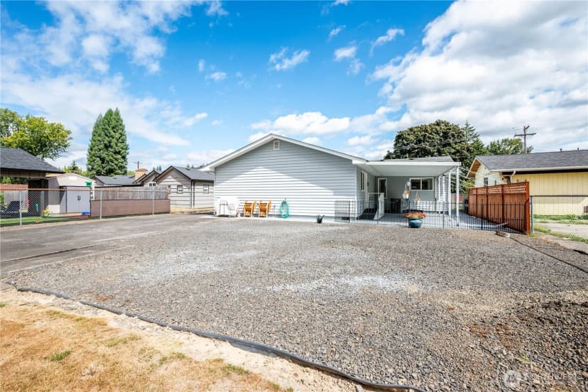 Property photo for 3333 Pennsylvania Street, Longview photo 28