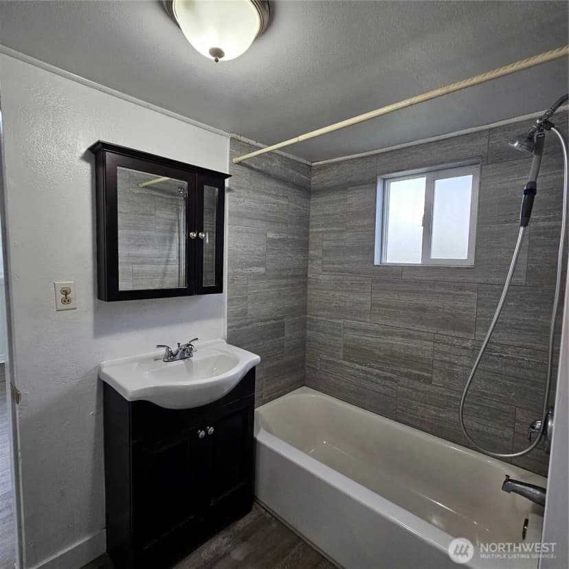 Property photo for 506 S 6th Avenue, Kelso photo 12