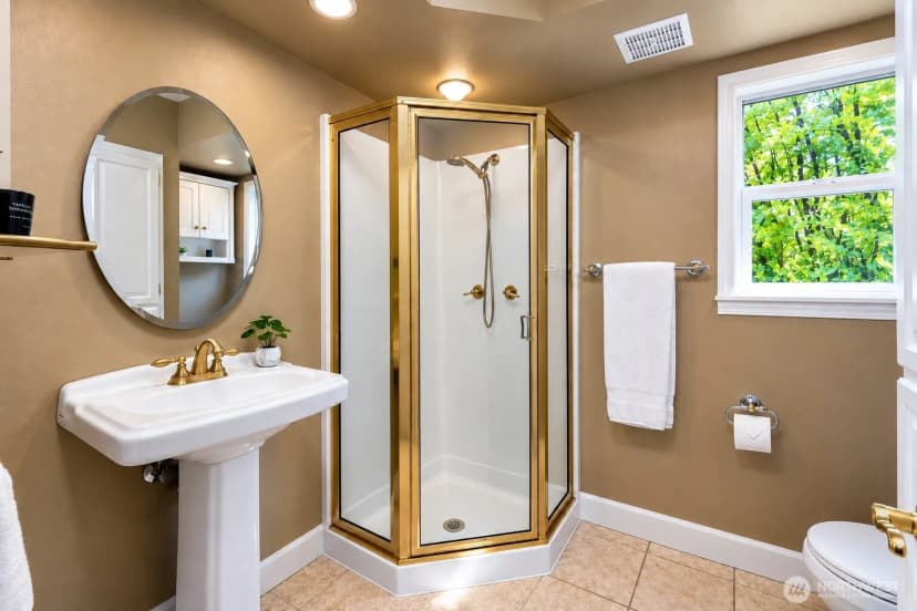 Property photo for 825 Ne 75th Street, Seattle photo 10
