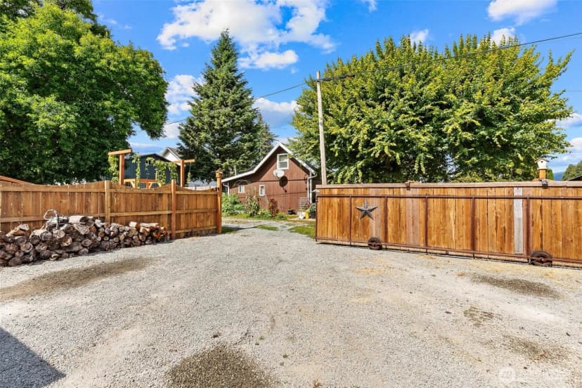 Property photo for 910 Dunlop Street, Sedro Woolley photo 37
