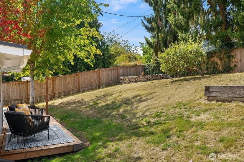 Property photo for 15557 10th Avenue Ne, Shoreline photo 22