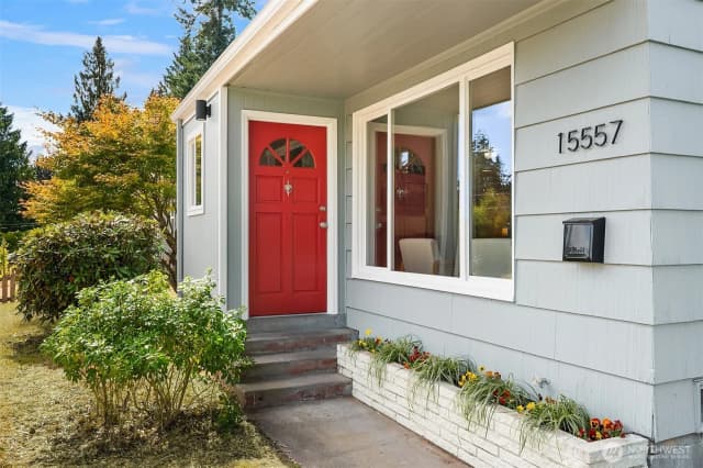 Property photo for 15557 10th Avenue Ne, Shoreline photo 2