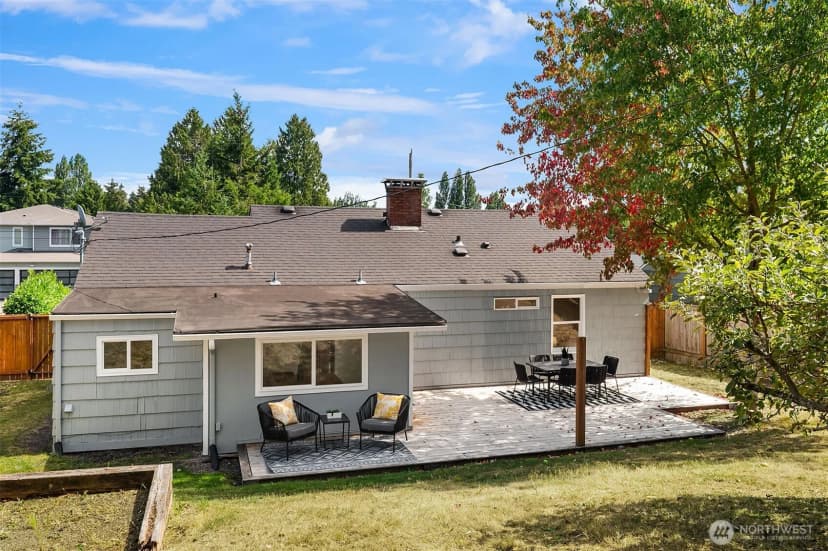 Property photo for 15557 10th Avenue Ne, Shoreline photo 21