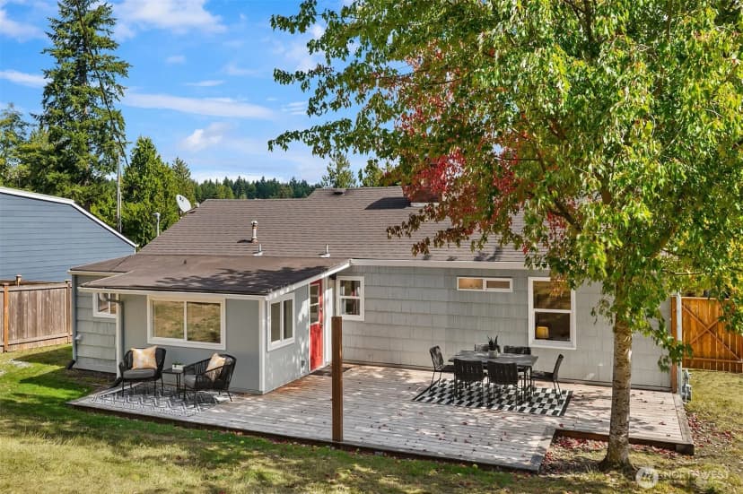 Property photo for 15557 10th Avenue Ne, Shoreline photo 20