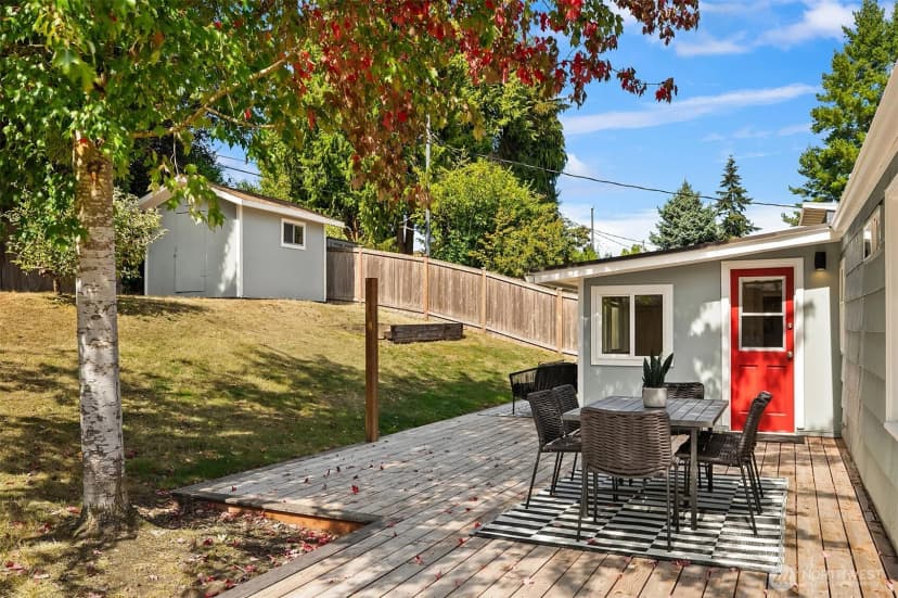 Property photo for 15557 10th Avenue Ne, Shoreline photo 18