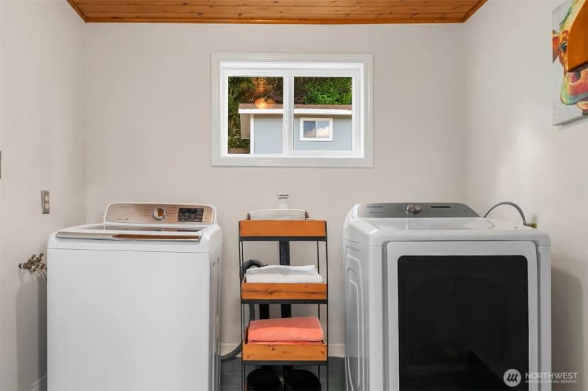 Property photo for 15557 10th Avenue Ne, Shoreline photo 16