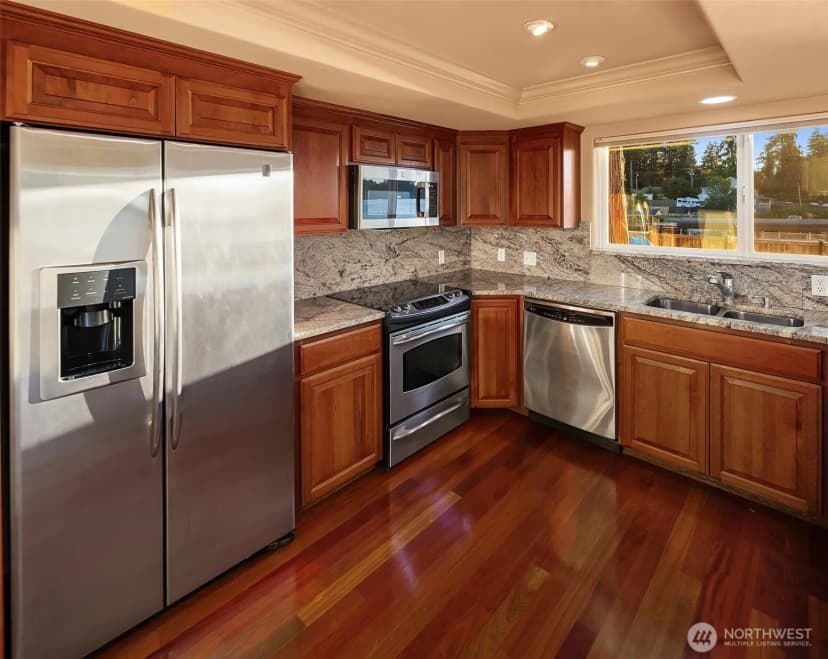 Property photo for 823 173rd Street S, Spanaway photo 8