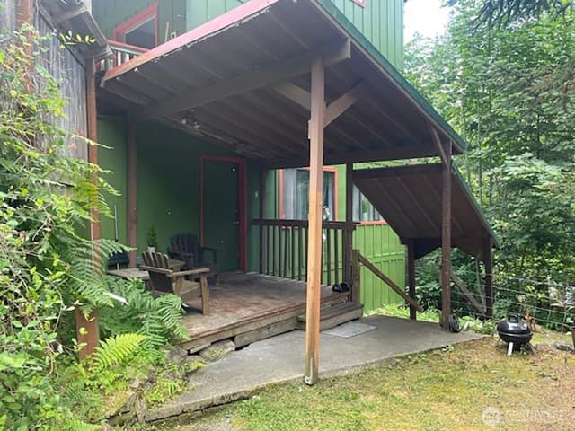 Property photo for 58410 State Route 410 E, Greenwater photo 4