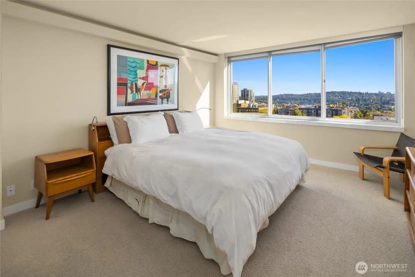 Property photo for 4540 8th Avenue Ne #801, Seattle photo 21