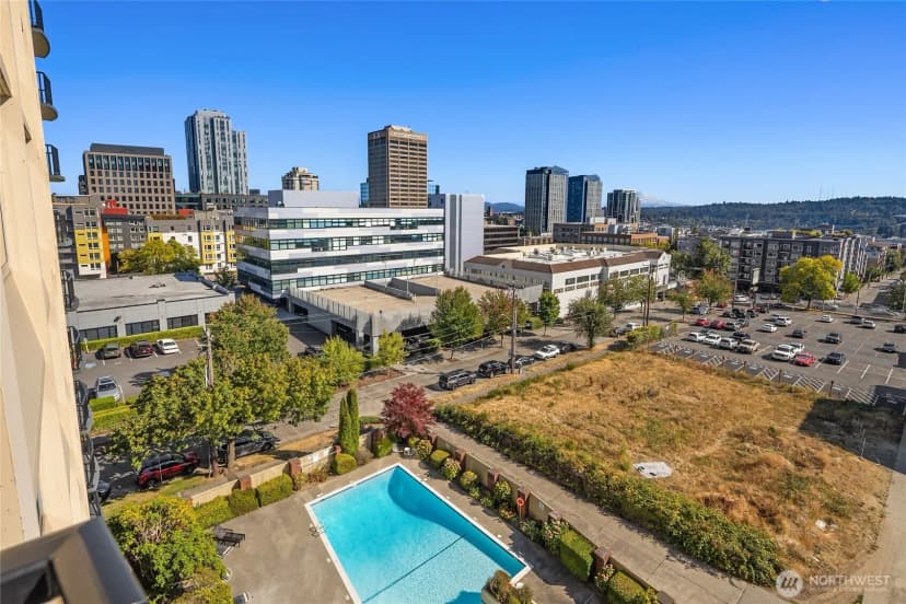 Property photo for 4540 8th Avenue Ne #801, Seattle photo 35