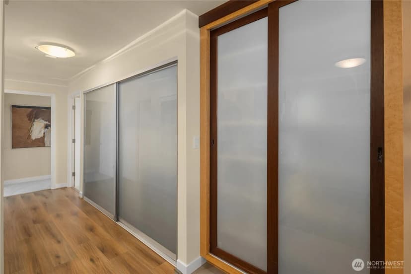 Property photo for 4540 8th Avenue Ne #801, Seattle photo 27