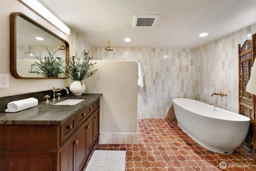 Property photo for 6049 Princeton Avenue Ne, Seattle photo 24