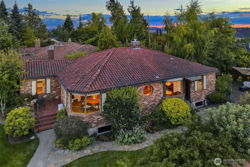 Property photo for 6049 Princeton Avenue Ne, Seattle