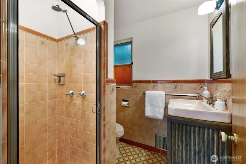 Property photo for 6049 Princeton Avenue Ne, Seattle photo 19