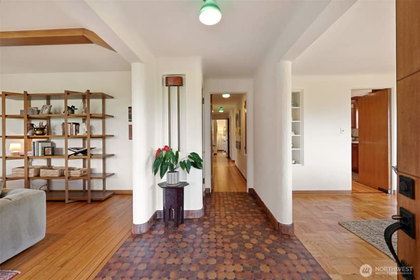 Property photo for 6049 Princeton Avenue Ne, Seattle photo 10