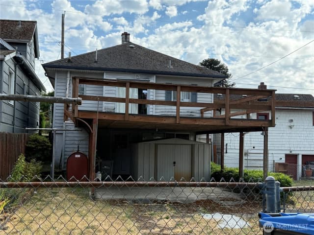 Property photo for 1940 4th Street, Bremerton photo 3
