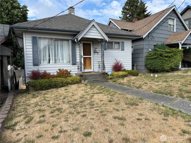 Property photo for 1940 4th Street, Bremerton photo 2