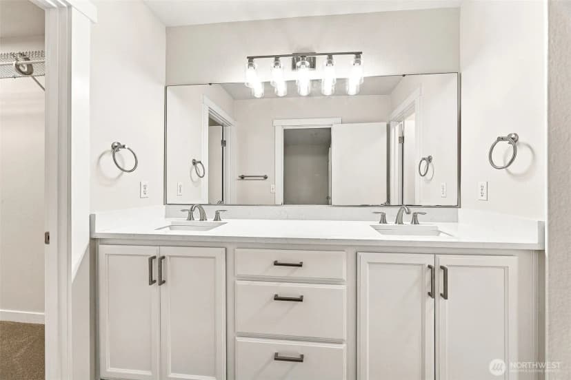 Property photo for 741 114th Street Ct E, Tacoma photo 11