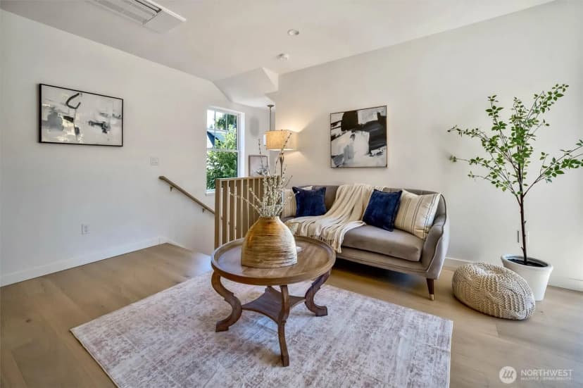 Property photo for 5549 34th Avenue Ne #b, Seattle photo 6