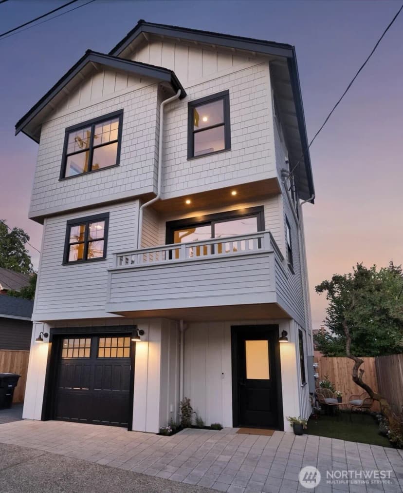 Property photo for 5549 34th Avenue Ne #b, Seattle