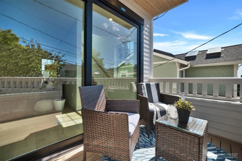 Property photo for 5549 34th Avenue Ne #b, Seattle photo 12
