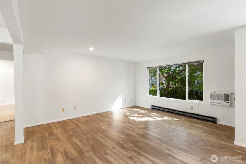 Property photo for 12300 28th Avenue Ne #103, Seattle photo 7